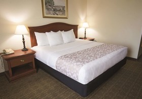 La Quinta Inn & Suites by Wyndham Downtown Conference Center