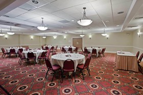 La Quinta Inn & Suites by Wyndham Downtown Conference Center