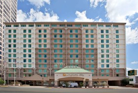 La Quinta Inn & Suites by Wyndham Downtown Conference Center
