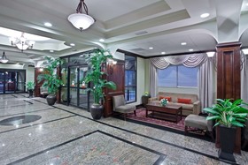 La Quinta Inn & Suites by Wyndham Downtown Conference Center