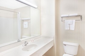 Super 8 by Wyndham Lowell/Bentonville/Rogers Area