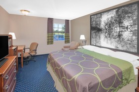 Super 8 by Wyndham Lowell/Bentonville/Rogers Area