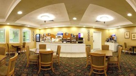 Holiday Inn Express & Suites Magnolia-Lake Columbia