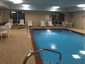 Holiday Inn Express Hotel & Suites Malvern