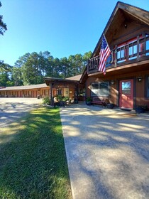 Cedar Falls Lodge