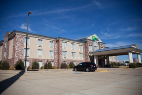 Holiday Inn Express & Suites Mountain Home