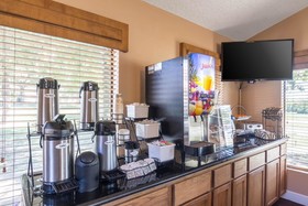 The Parkwood Inn & Suites
