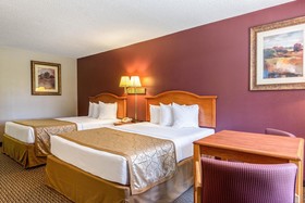 The Parkwood Inn & Suites