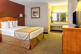 The Parkwood Inn & Suites