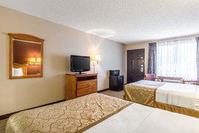 The Parkwood Inn & Suites
