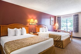The Parkwood Inn & Suites