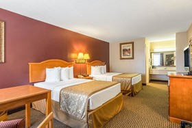 The Parkwood Inn & Suites