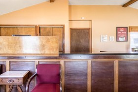 The Parkwood Inn & Suites