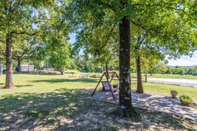 The Parkwood Inn & Suites