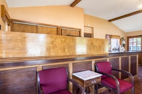 The Parkwood Inn & Suites