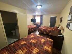 Yellow Diamond Inn