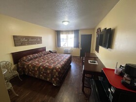 Yellow Diamond Inn