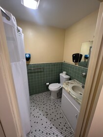 Yellow Diamond Inn