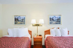 Days Inn by Wyndham Newport