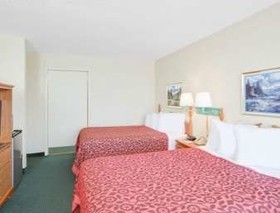 Days Inn by Wyndham Newport