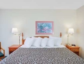 Days Inn by Wyndham Newport