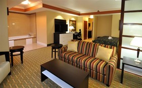 Best Western Plus JFK Inn & Suites