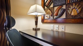 Best Western Plus JFK Inn & Suites