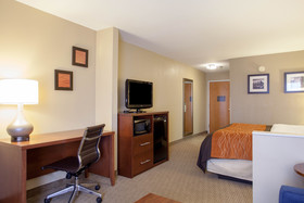 Quality Inn & Suites I-40 East
