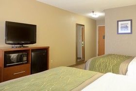 Quality Inn & Suites I-40 East