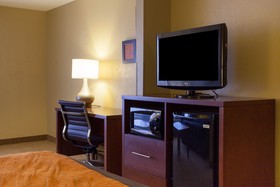 Quality Inn & Suites I-40 East