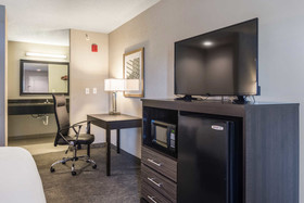 Econo Lodge Inn & Suites North Little Rock near Riverfront