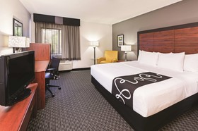 La Quinta Inn & Suites by Wyndham N Little Rock-McCain Mall