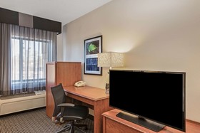 La Quinta Inn & Suites by Wyndham N Little Rock-McCain Mall