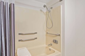 La Quinta Inn & Suites by Wyndham N Little Rock-McCain Mall