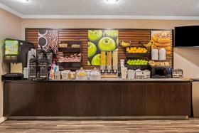 La Quinta Inn & Suites by Wyndham N Little Rock-McCain Mall