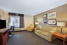 La Quinta Inn & Suites by Wyndham N Little Rock-McCain Mall