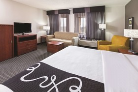 La Quinta Inn & Suites by Wyndham N Little Rock-McCain Mall
