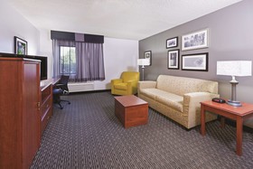 La Quinta Inn & Suites by Wyndham N Little Rock-McCain Mall