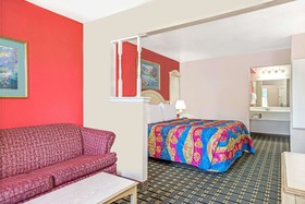 Days Inn & Suites by Wyndham Osceola AR
