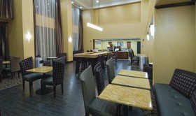 Hampton Inn & Suites Pine Bluff