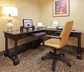 Holiday Inn Express & Suites Pine Bluff/Pines Mall