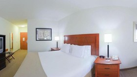 Holiday Inn Express & Suites Pine Bluff/Pines Mall