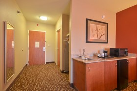 Holiday Inn Express & Suites Pine Bluff/Pines Mall