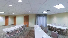 Holiday Inn Express & Suites Pine Bluff/Pines Mall