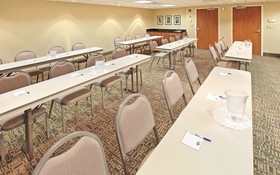 Holiday Inn Express & Suites Pine Bluff/Pines Mall
