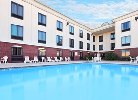 Holiday Inn Express & Suites Pine Bluff/Pines Mall