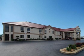 Quality Inn & Suites Pine Bluff