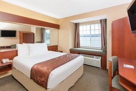 Microtel Inn & Suites by Wyndham Rogers