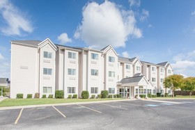 Microtel Inn & Suites by Wyndham Rogers