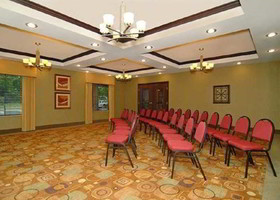 Comfort Inn & Suites Russellville I-40